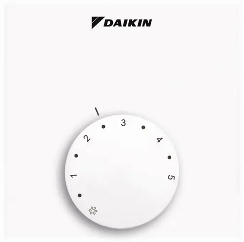 Daikin Raumregler mit drehbarem Einstellknopf zur Regelung der Temperatur für Heiz- oder Kühlanwendungen in flacher Ausführung.